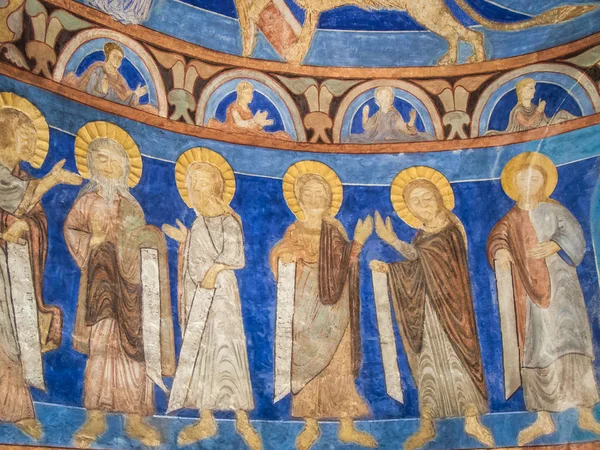 Zes apostelen in een middeleeuwse muur-schilderkunst — Stockfoto