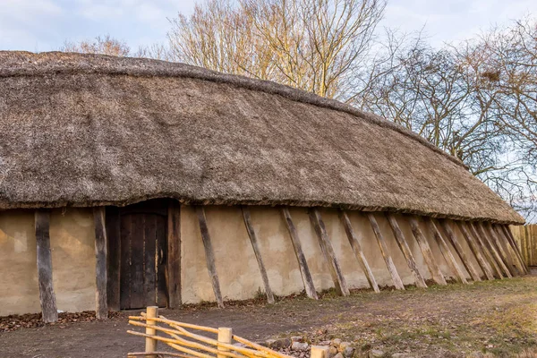 Reconstrução de uma longhouse viking — Fotografia de Stock