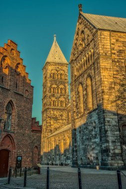 Sabahın erken saatlerinde Lund Katedrali