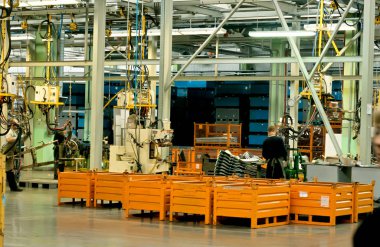 Cherkasy, Ukrayna - 29 Mayıs 2012:Modern ekipman otomobil üreten fabrikada.