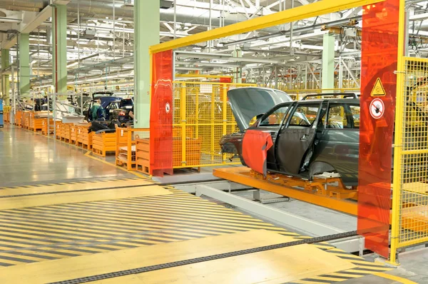 Cherkasy, Ukrayna - 29 Mayıs 2012: nerede arabalar fabrika boya Atölyesi