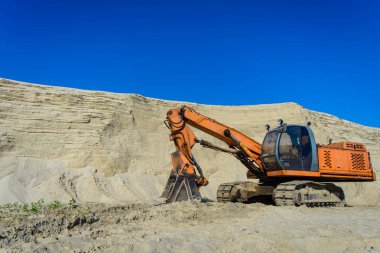 Kum ocağında kırmızı tarak