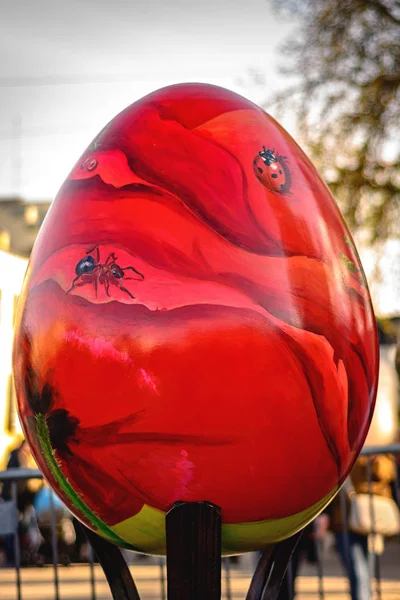 KIEV, Ucrânia - Abril 17,2017: Ovos pintados. Festa de rua de grandes ovos de Páscoa na Praça Sofievskaya . — Fotografia de Stock