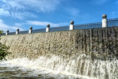 Yapay düşük şelale