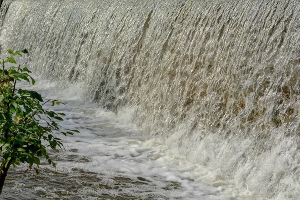 Artificial low waterfall wall — Stock Photo, Image