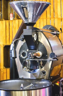 Taze kahvenin kavurma makinesi