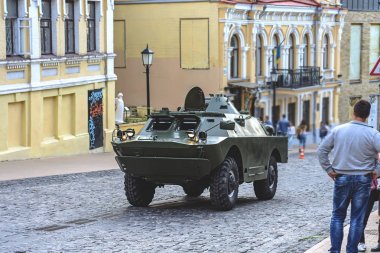 Kiev, Ukrayna sokaklarında BTR