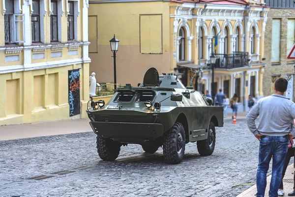 BTR on the streets of Kiev, Ukraine — Stock Photo, Image