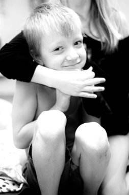 Çocuklar odada oynamak eğlenceli