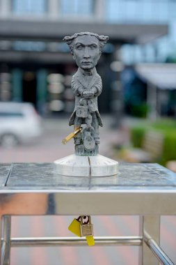 Uzhhorod, Ukrayna - 18 Eylül, 2016:Sculpture, Harry Houdini. Mikhail Kolodka tarafından minyatür heykeller.