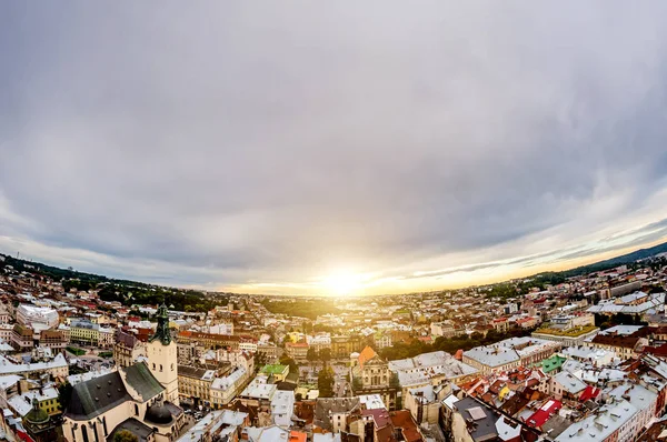 Старе місто Львова з висоти. Історичний центр міста знаходиться в списку Всесвітньої спадщини ЮНЕСКО. — стокове фото