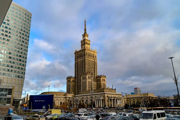 Varsavia, Polonia - 29 novembre 2016: Palazzo della Cultura e della Scienza a Varsavia. Pa ac Kultury i Nauki PKiN — Foto Stock