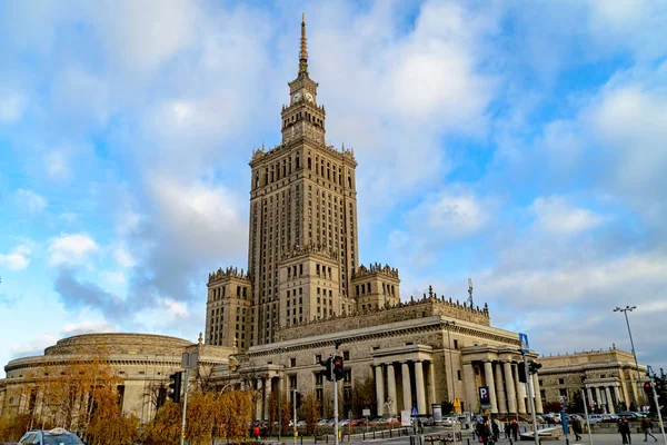 Varsavia, Polonia - 29 novembre 2016: Palazzo della Cultura e della Scienza a Varsavia. Pa ac Kultury i Nauki PKiN — Foto Stock