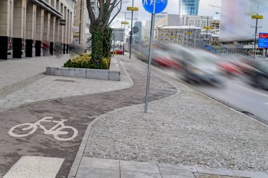 Bisikletçiler için özel asfalt yol. İşlem Sonrası