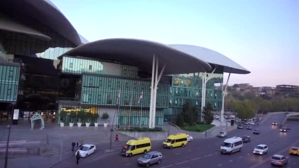 Tbilisi Gruzja Listopada 2018 Zajęta Autostrada Mieście Pobliżu Pałacu Sprawiedliwości Wideo Stockowe bez tantiem