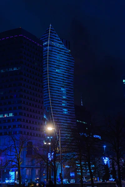 Varsavia, Polonia - 08 dicembre 2016: Torri di Varsavia. L'edificio è un moderno centro commerciale a Varsavia . — Foto Stock