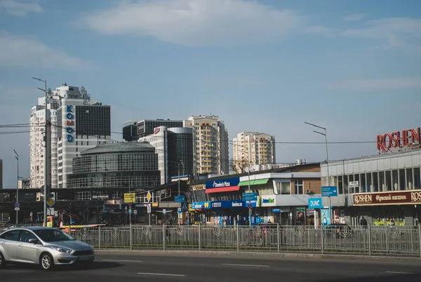 Kiev Ukraina Marca 2020 Puste Ulice Kijowa Obszar Metra Levoberezhny — Zdjęcie stockowe