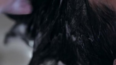 Bir Berber Dükkanı, erkek istemci saç yıkama erkek Kuaför yakın çekim