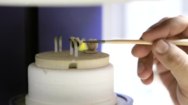 Processo de criatura de implante ceramet em laboratório . — Vídeo de Stock