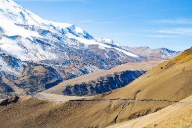 Manzara panorama Kafkasya dağ sonbahar hills gündüz ile