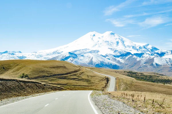 Gün boyu Elbruz Dağı yol