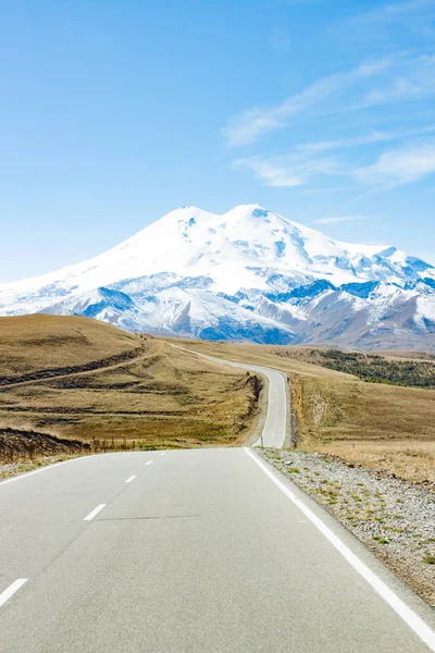 Gün boyu Elbruz Dağı yol