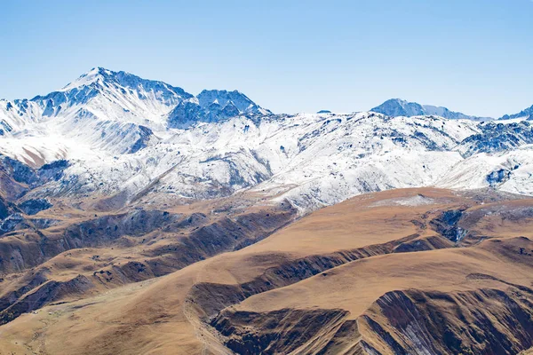 Paisaje Panorama Montaña Del Cáucaso Con Colinas Otoño Durante Día — Foto de Stock