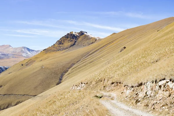 Paisaje Panorama Montaña Del Cáucaso Con Colinas Otoño Durante Día — Foto de Stock