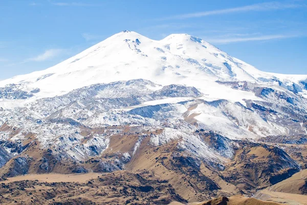 Manzara panorama Elbruz Dağı ile sonbahar hills gündüz