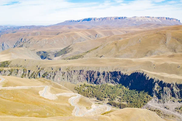 Manzara panorama Kafkasya dağ sonbahar hills gündüz ile