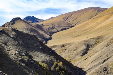 Manzara panorama Kafkasya dağ sonbahar hills gündüz ile