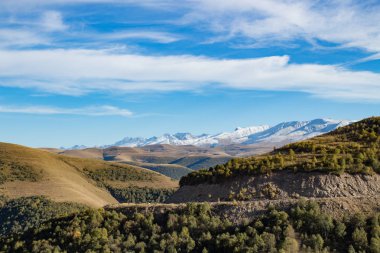 Manzara panorama Kafkasya dağ sonbahar Hills