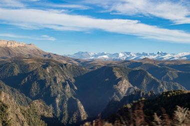 Manzara panorama Kafkasya dağ sonbahar Hills