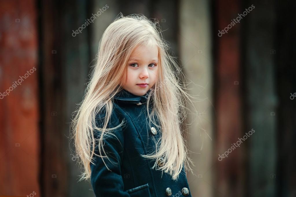 little girl blonde Portrait Of A Beautiful Blonde Little Girl With Long Hair ...
