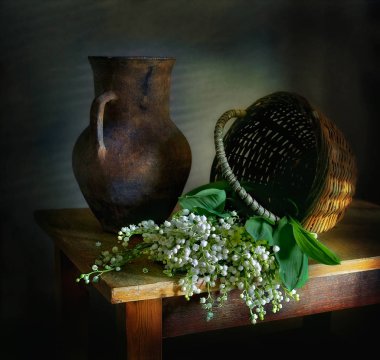 Vadideki zambak ve bir sürahi ve kor Vintage ile natürmort....