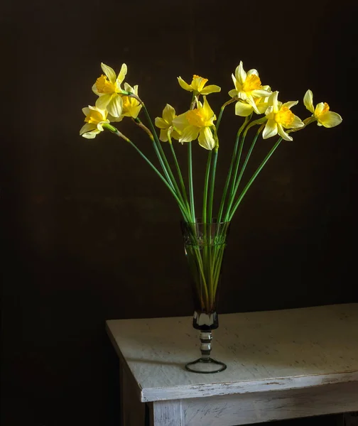 Stillleben Mit Blumen Narzissen Glas Jahrgang — Stockfoto