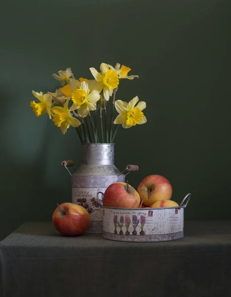 Stillleben Mit Blumen Und Früchten Jahrgang Retro — Stockfoto