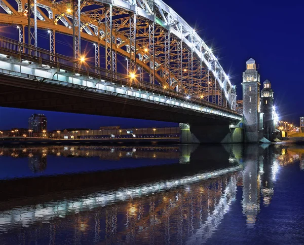Bolsheokhtinsky 桥在圣彼得斯堡 — 图库照片