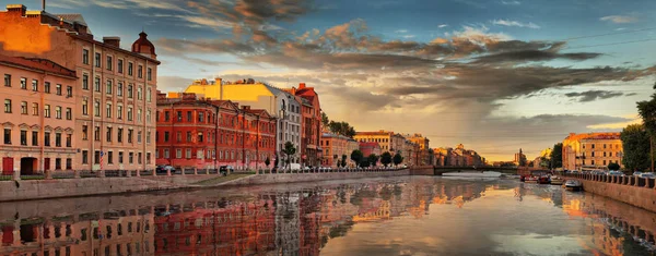 Panorama van de daling op Fontanka in Sint-Petersburg — Stockfoto