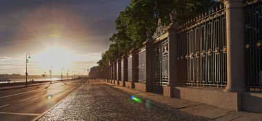 St Petersburg gündoğumu yaz Bahçe Eskrim