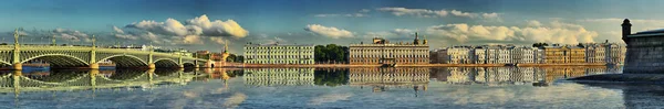 Trinity Köprüsü ve Palace quay, Saint Petersburg
