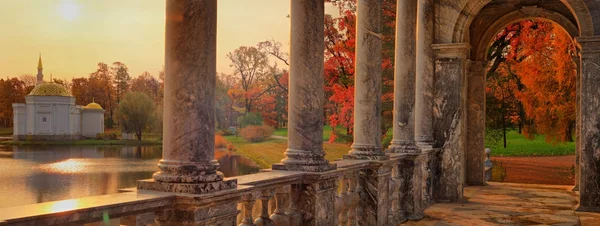 Puşkin Catherine bahçesinde mermer köprü