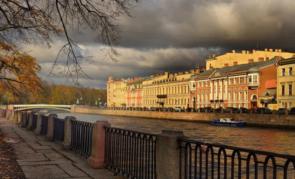 Aterro do rio Fontanka em São Petersburgo — Fotografia de Stock