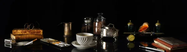 Panorama natürmort kahve fincanı retro tarzı ile