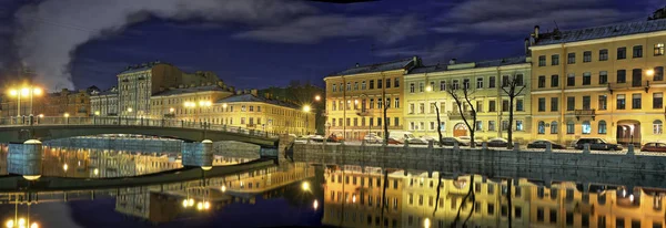 Rivière de nuit Fontanka à Saint-Pétersbourg — Photo