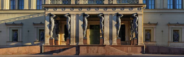 Panorama de l'Atlantes de l'Ermitage à Saint-Pétersbourg — Photo