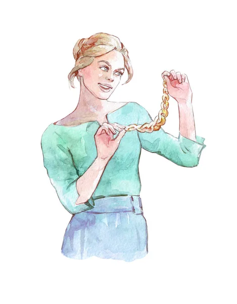 Счастливая девушка смотрит на золотое ожерелье — стоковое фото