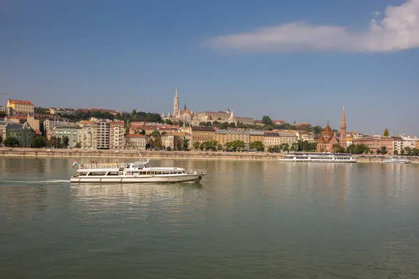 Gemilerde Tuna Nehri Budapeşte, Macaristan