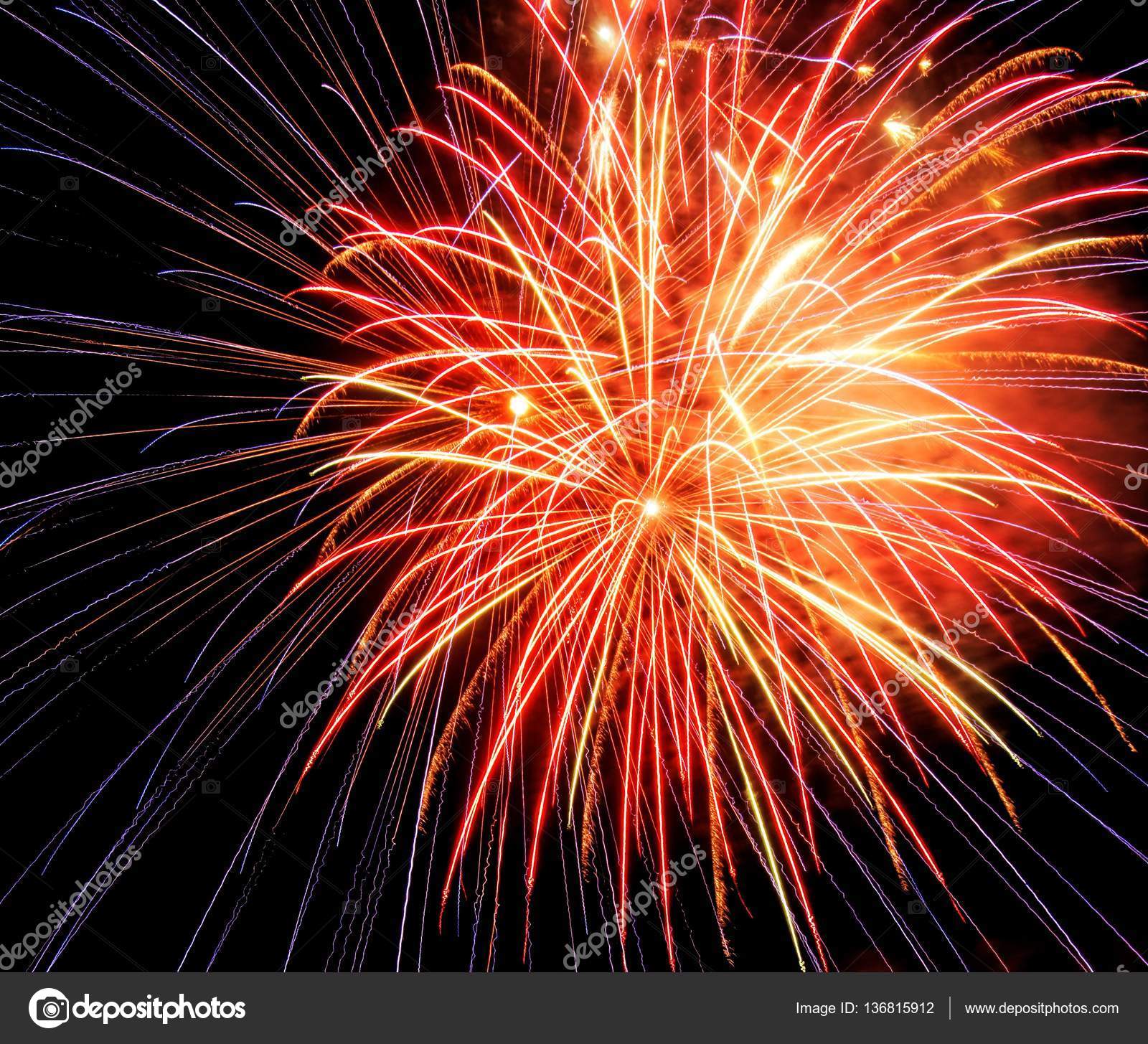 Bright Fireworks New Years Eve Celebrations — Stock Photo © JessHarrison 136815912