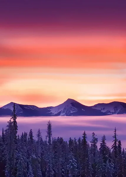 Kleurrijke Sunrise over Canadese bergen Stockafbeelding
